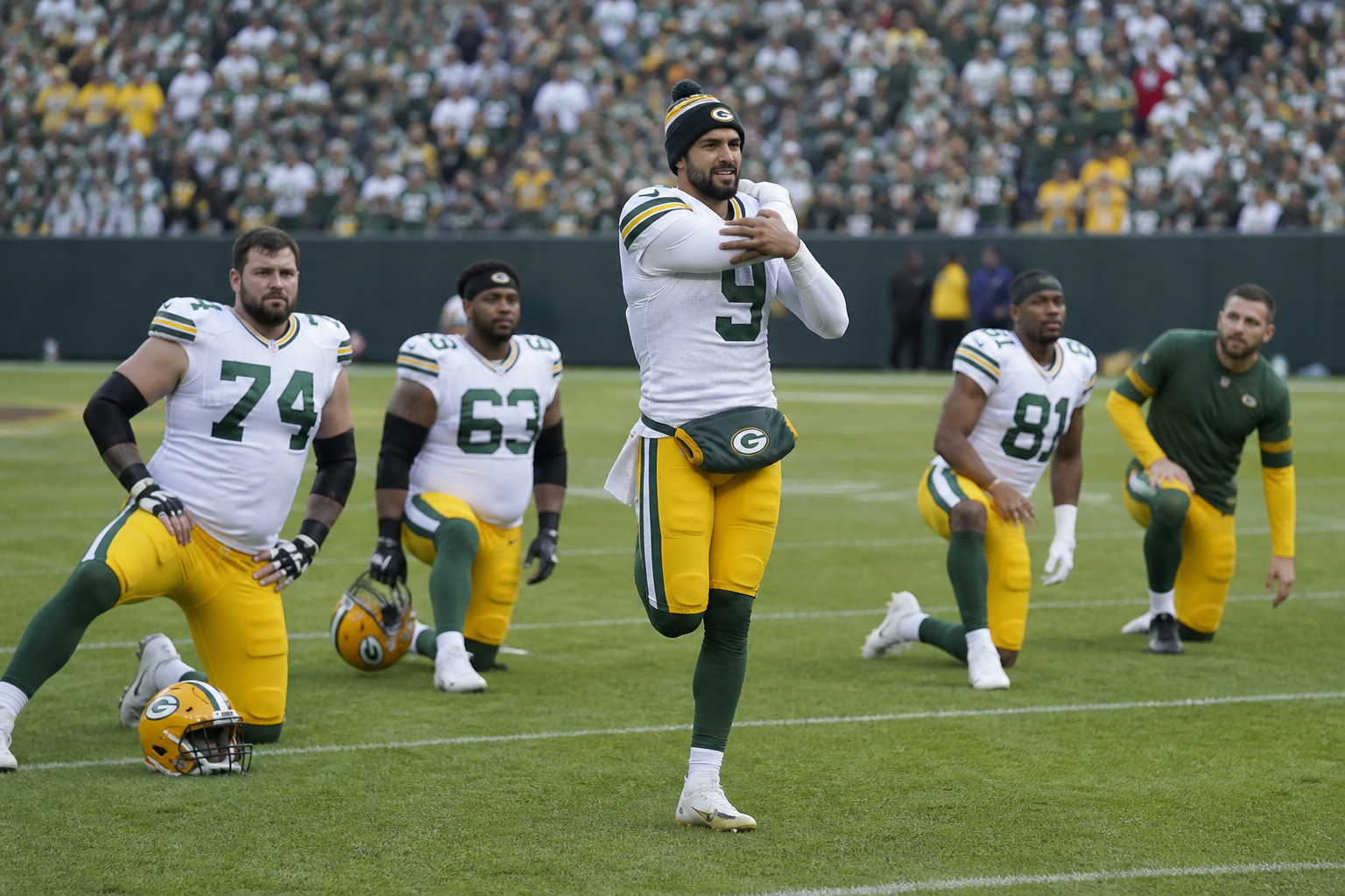 Packers Lose WR And RT On Consecutive Plays, Remaining Roster Pretending To Stretch